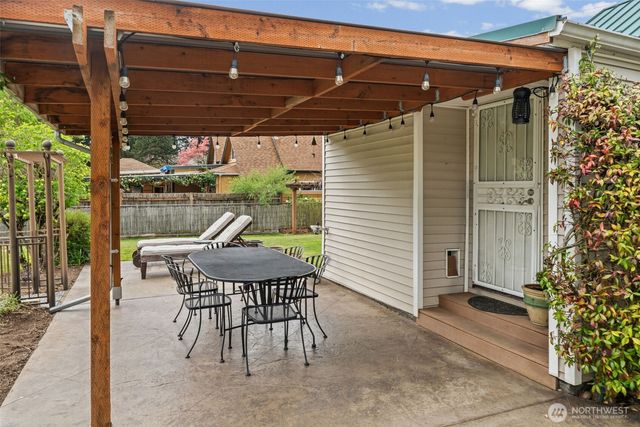 1922 76th Street Ct E, Tacoma, WA 98404