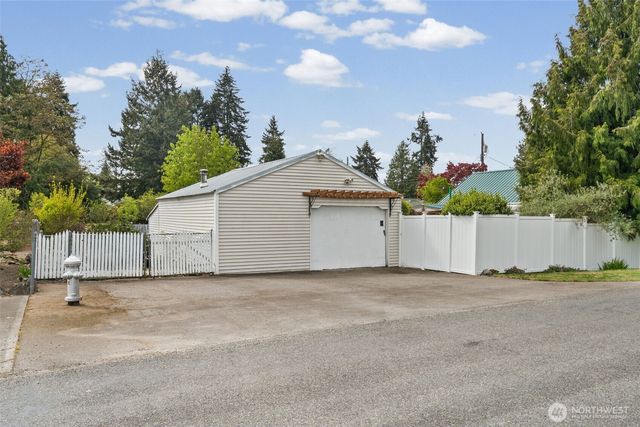 1922 76th Street Ct E, Tacoma, WA 98404