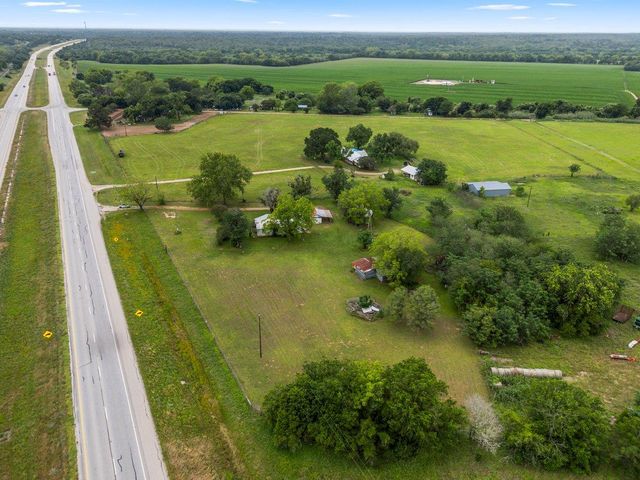 5612 HWY 71 E, Smithville, TX 78957