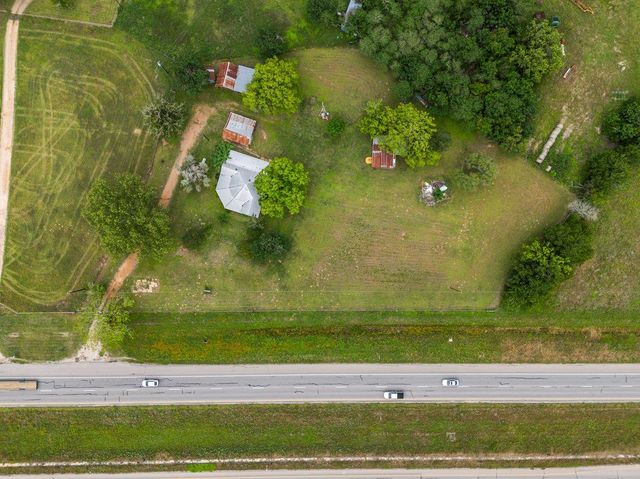 5612 HWY 71 E, Smithville, TX 78957