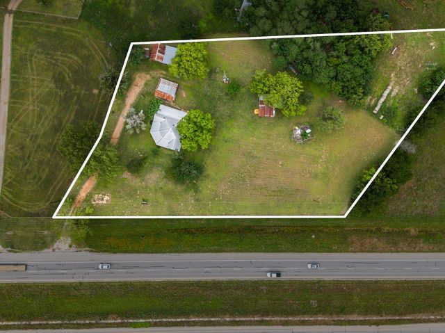 5612 HWY 71 E, Smithville, TX 78957