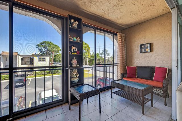 7701 STARKEY ROAD 602, Seminole, FL 33777