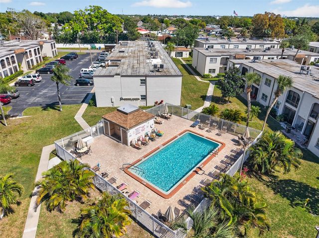 7701 STARKEY ROAD 602, Seminole, FL 33777