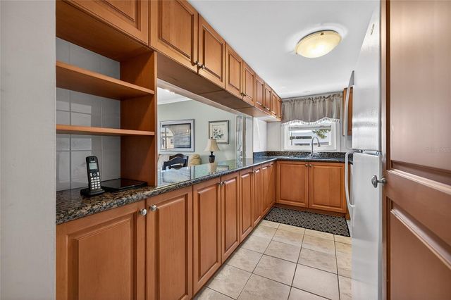 7701 STARKEY ROAD 602, Seminole, FL 33777