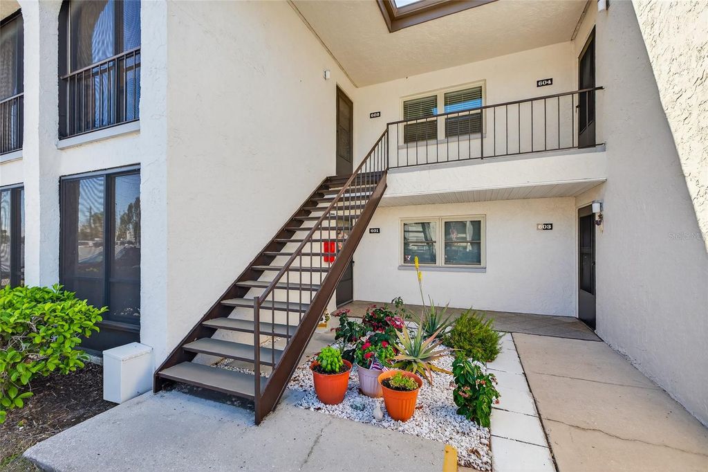 7701 STARKEY ROAD 602, Seminole, FL 33777