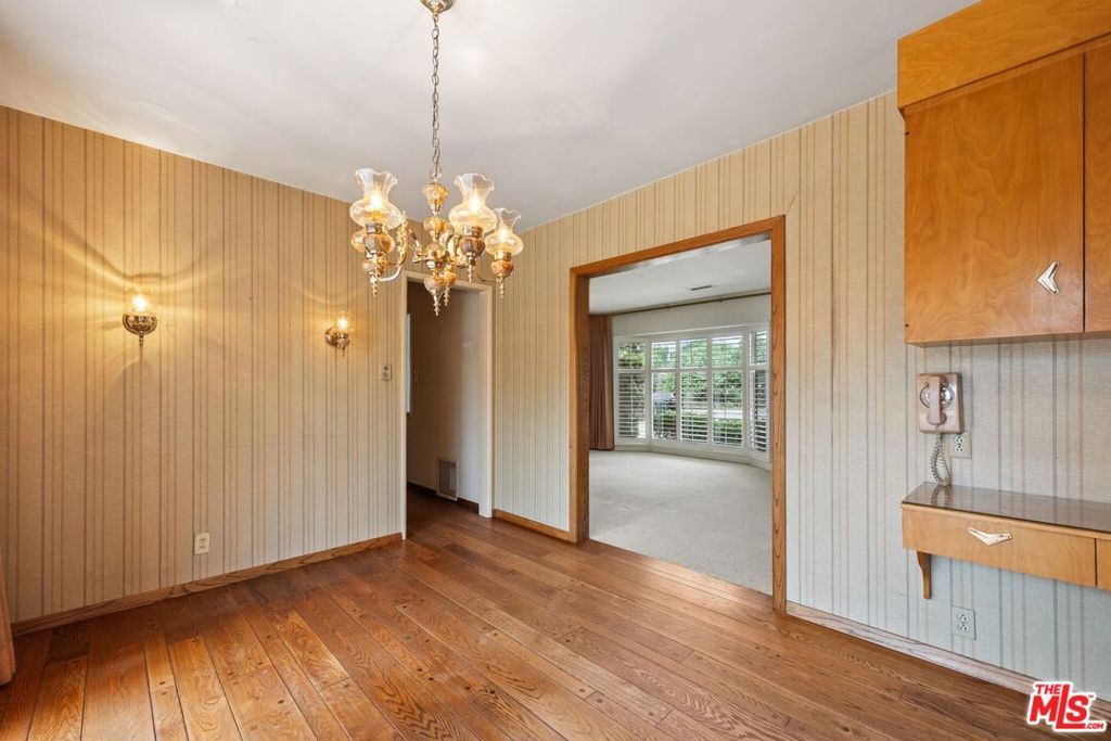 Image 14 of property listing at 6846 Wish Avenue, Van Nuys, CA 91406