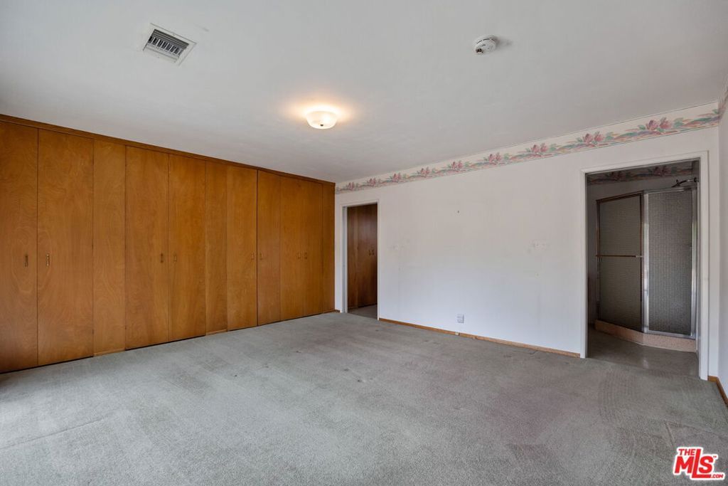 Image 21 of property listing at 6846 Wish Avenue, Van Nuys, CA 91406