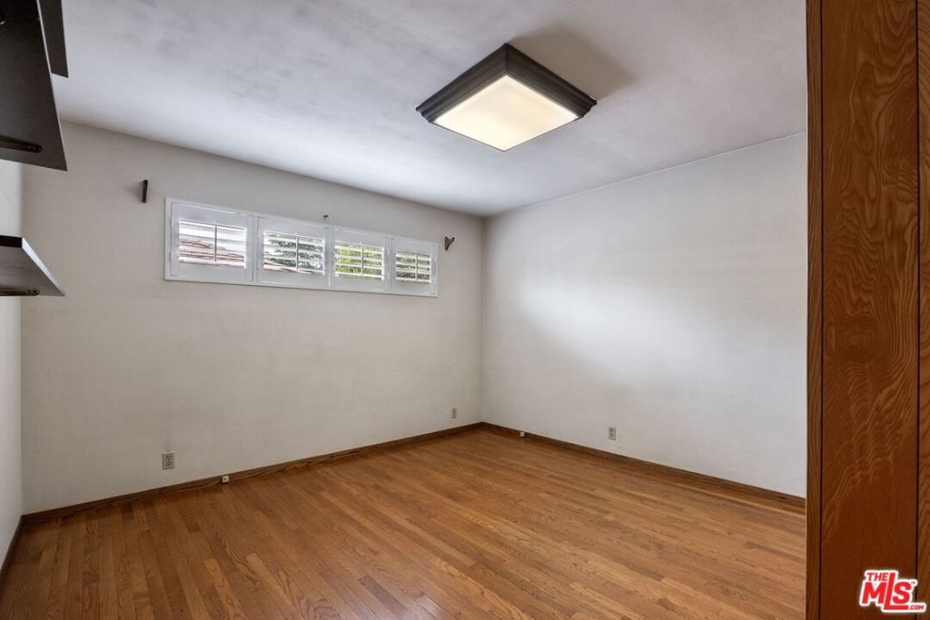 Image 26 of property listing at 6846 Wish Avenue, Van Nuys, CA 91406