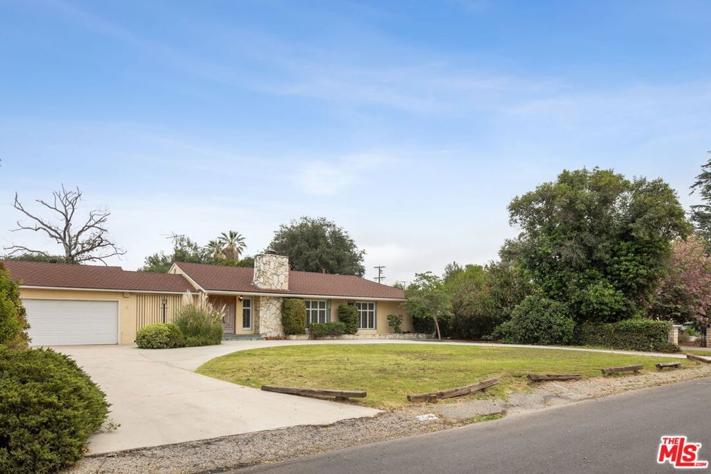 Image 3 of property listing at 6846 Wish Avenue, Van Nuys, CA 91406