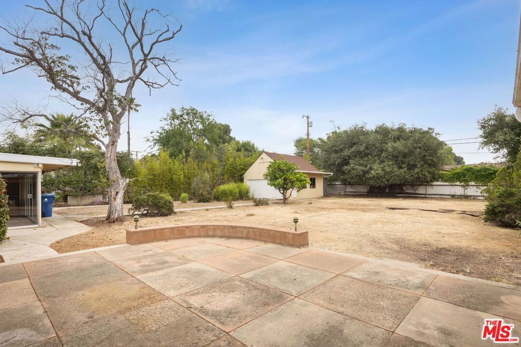 Image 34 of property listing at 6846 Wish Avenue, Van Nuys, CA 91406