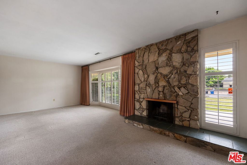 Image 6 of property listing at 6846 Wish Avenue, Van Nuys, CA 91406