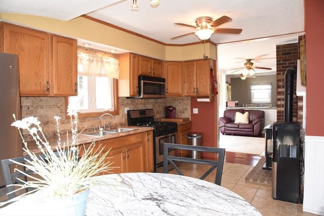 78 Munsey Ave, Swansea, MA 02777