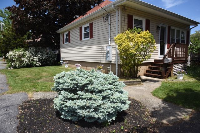 78 Munsey Ave, Swansea, MA 02777