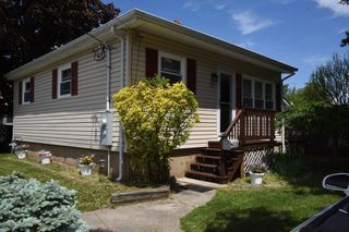 78 Munsey Ave, Swansea, MA 02777
