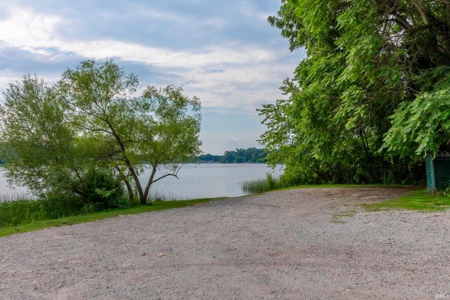54514 Norwood Drive, South Bend, IN 46628