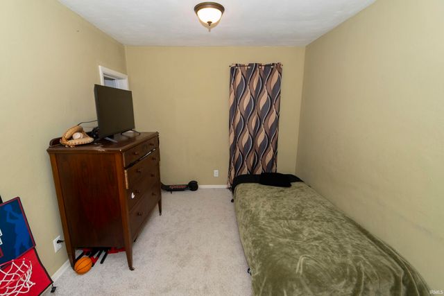 54514 Norwood Drive, South Bend, IN 46628