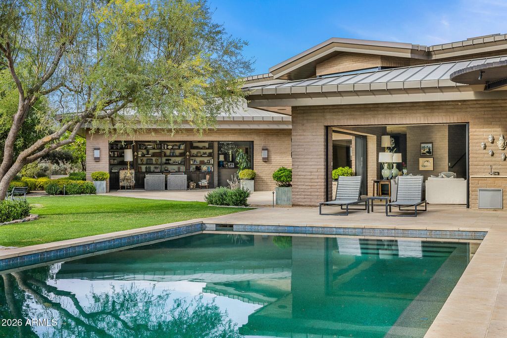 5721 N CASA BLANCA Drive, Paradise Valley, AZ 85253 — photo 2