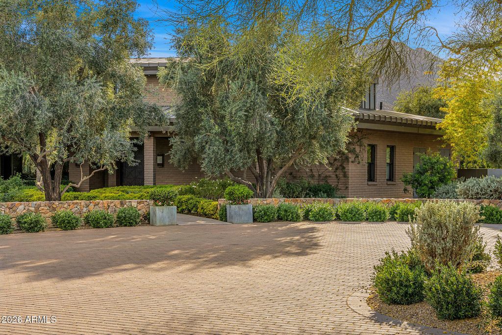 5721 N CASA BLANCA Drive, Paradise Valley, AZ 85253 — photo 3