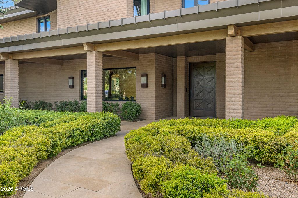 5721 N CASA BLANCA Drive, Paradise Valley, AZ 85253 — photo 4