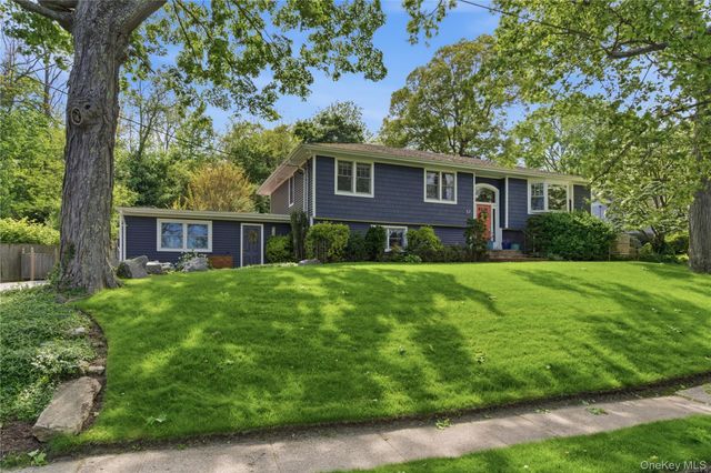 37 McKay Road, Huntington Station, NY 11746