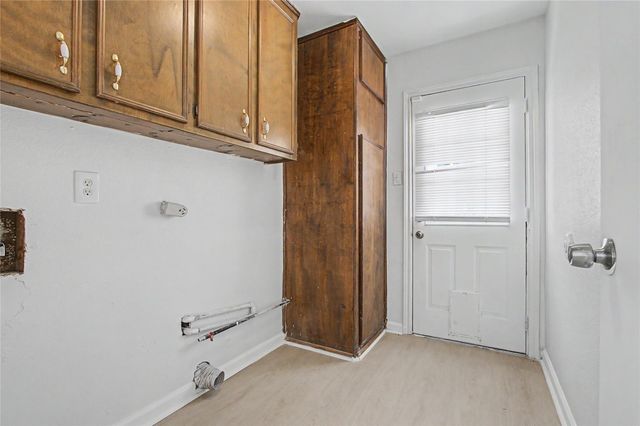 414 N Pecan Dr, Tomball, TX 77375