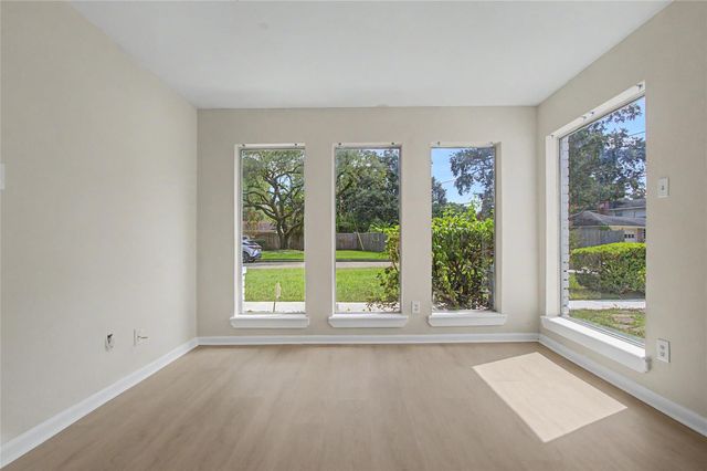414 N Pecan Dr, Tomball, TX 77375