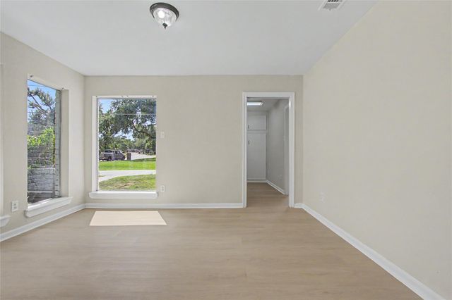 414 N Pecan Dr, Tomball, TX 77375