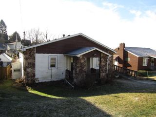 724 Laura St, West Mifflin, PA 15122