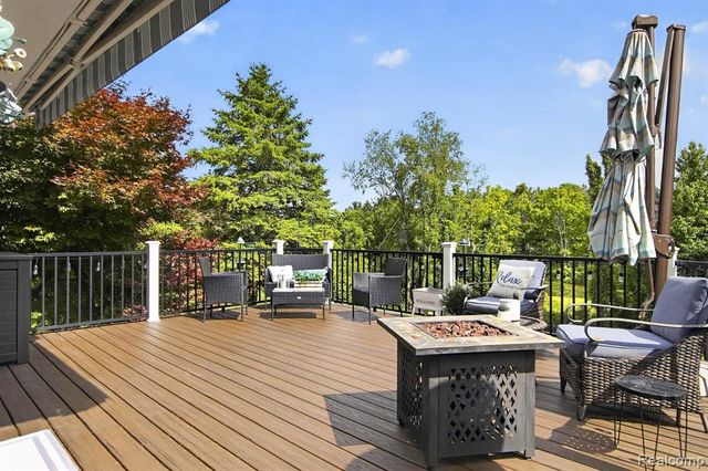 50295 Fellows Hill Drive, Plymouth, MI 48170