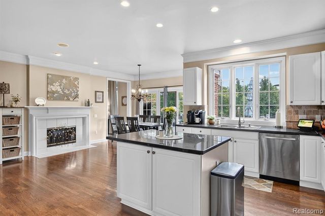 50295 Fellows Hill Drive, Plymouth, MI 48170