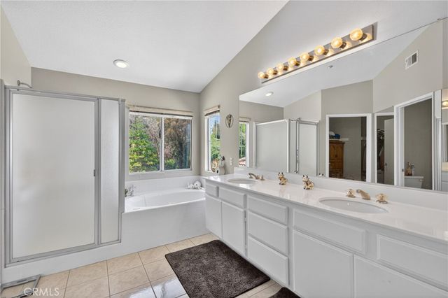 12312 Edgecliff Ave, Sylmar, CA 91342