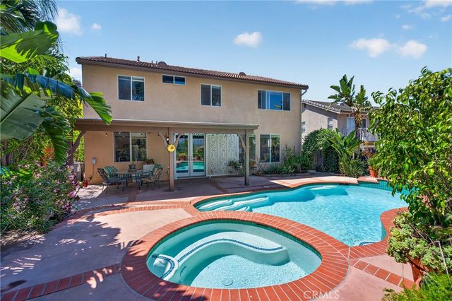 12312 Edgecliff Ave, Sylmar, CA 91342