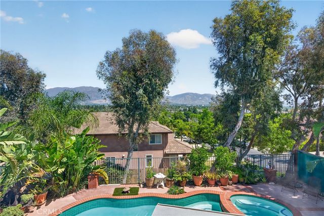 12312 Edgecliff Ave, Sylmar, CA 91342