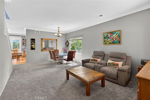 12312 Edgecliff Ave, Sylmar, CA 91342