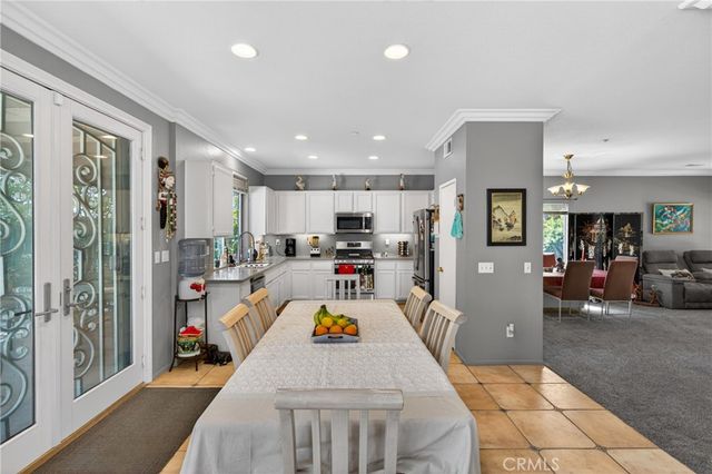 12312 Edgecliff Ave, Sylmar, CA 91342