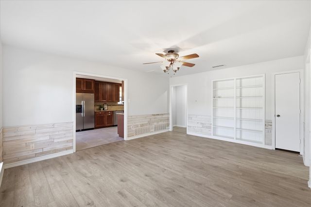 1614 Crested Butte Drive, Lewisville, TX 75077