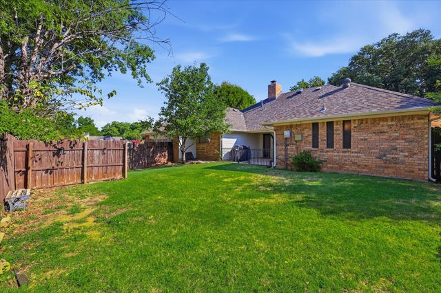 1614 Crested Butte Drive, Lewisville, TX 75077