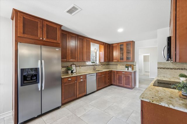 1614 Crested Butte Drive, Lewisville, TX 75077