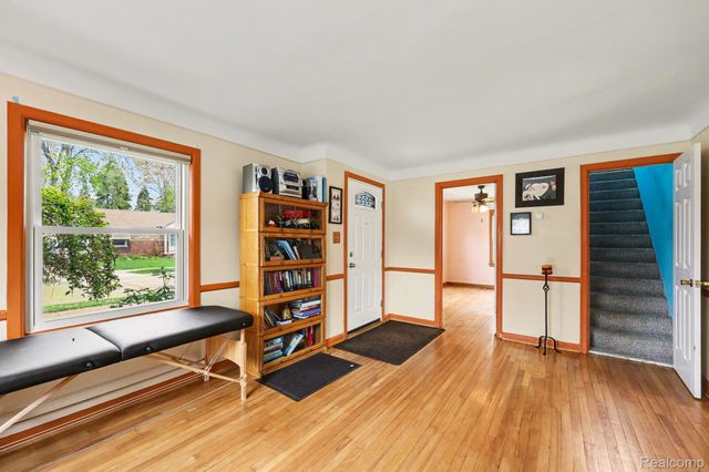 22460 Daniels Street, St. Clair Shores, MI 48081