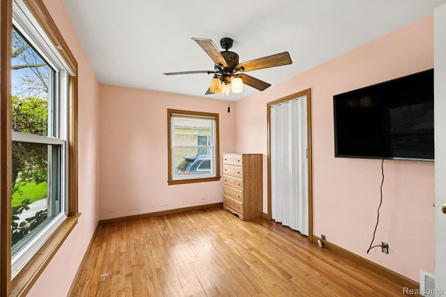22460 Daniels Street, St. Clair Shores, MI 48081