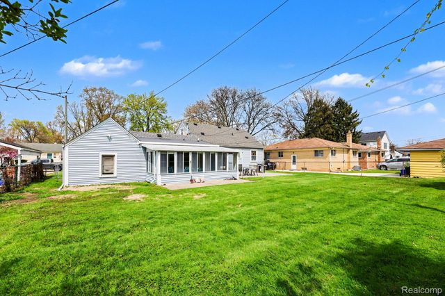 22460 Daniels Street, St. Clair Shores, MI 48081