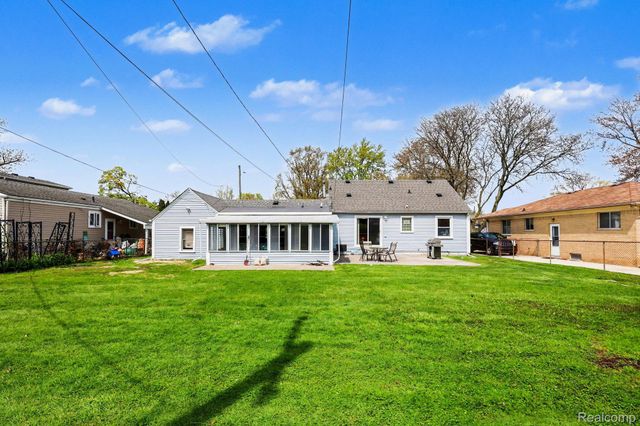 22460 Daniels Street, St. Clair Shores, MI 48081