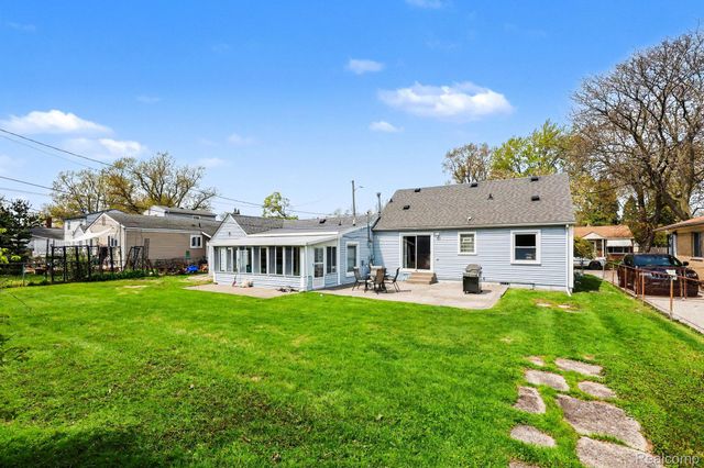 22460 Daniels Street, St. Clair Shores, MI 48081