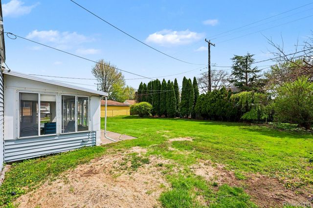 22460 Daniels Street, St. Clair Shores, MI 48081