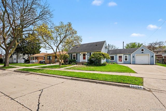 22460 Daniels Street, St. Clair Shores, MI 48081