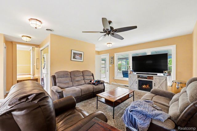 22460 Daniels Street, St. Clair Shores, MI 48081