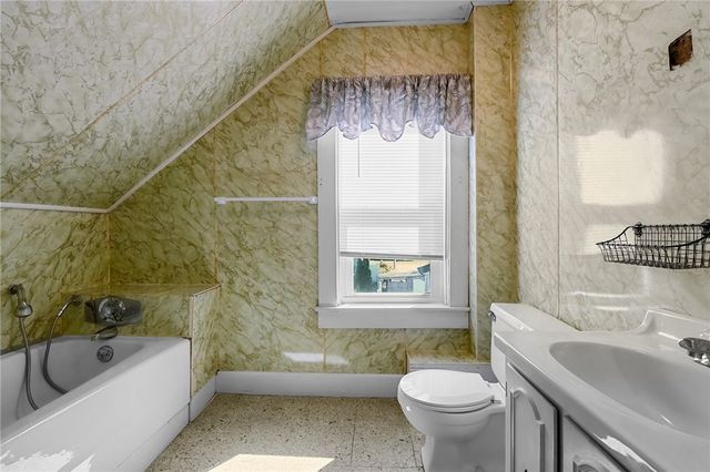 70 Northup Street, Warwick, RI 02889