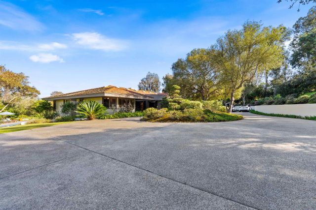 5491 Calzada del Bosque, Rancho Santa Fe, CA 92067
