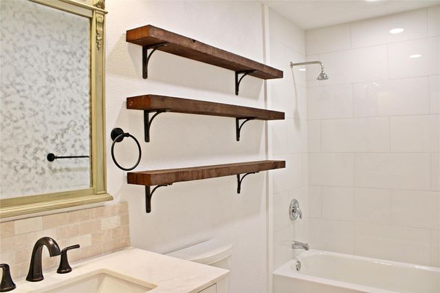 528 Prairie Street, Columbus, TX 78934