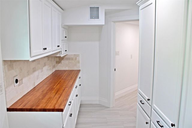 528 Prairie Street, Columbus, TX 78934